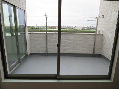 平島町Ａ棟広い2階バルコニー